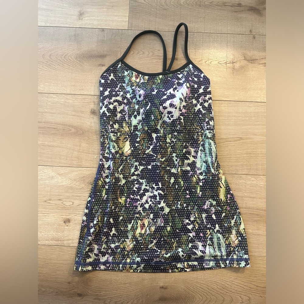 Lululemon tank with built in bra